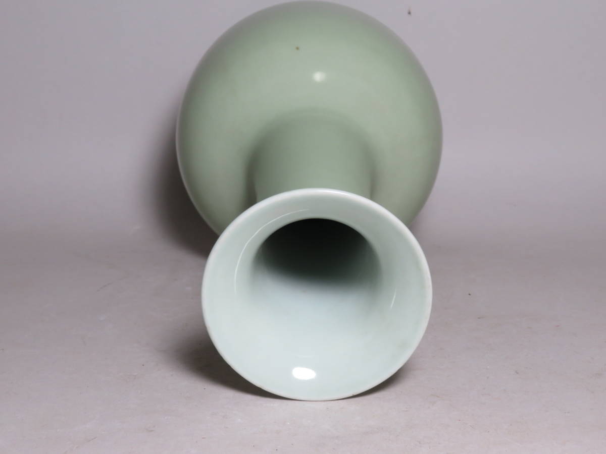 清朝時代 豆青釉花瓶 中国美術 lot:25029 中国美術 韓国 英A1156 広東省