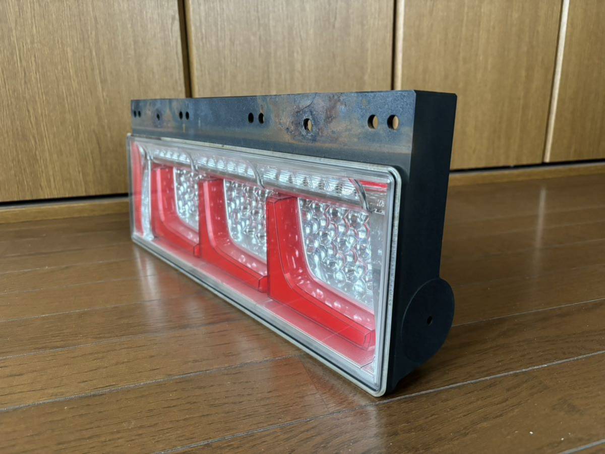 小糸 KOITO LED テールランプ シーケンシャル 左側 【公式通販】