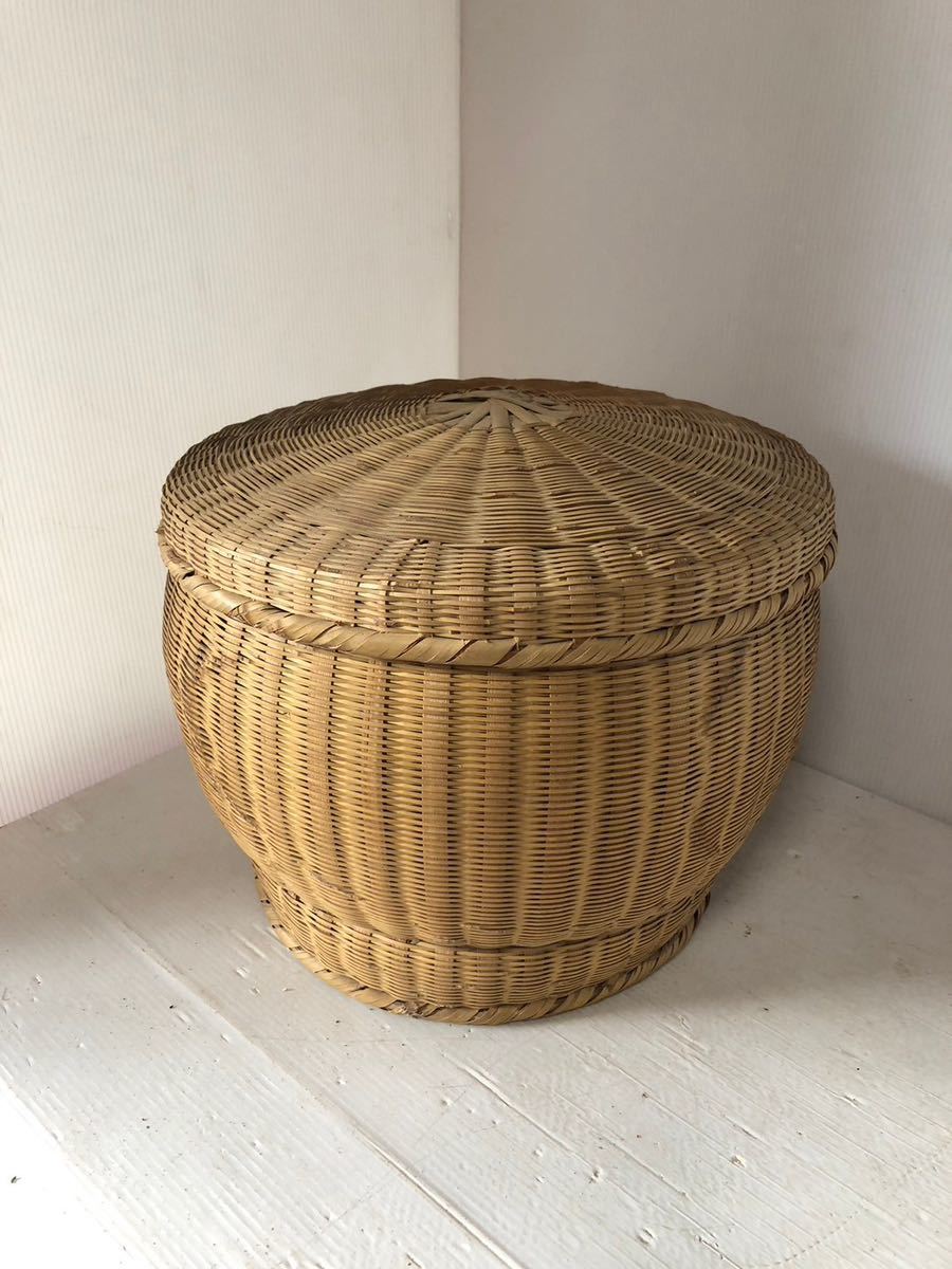 レトロ　竹細工♡ 竹籠　蓋付き　工芸品　バスケット　竹細工 竹籠 竹細工 アンティーク レトロ バスケット 古民具 蓋付き 竹籠 昭和