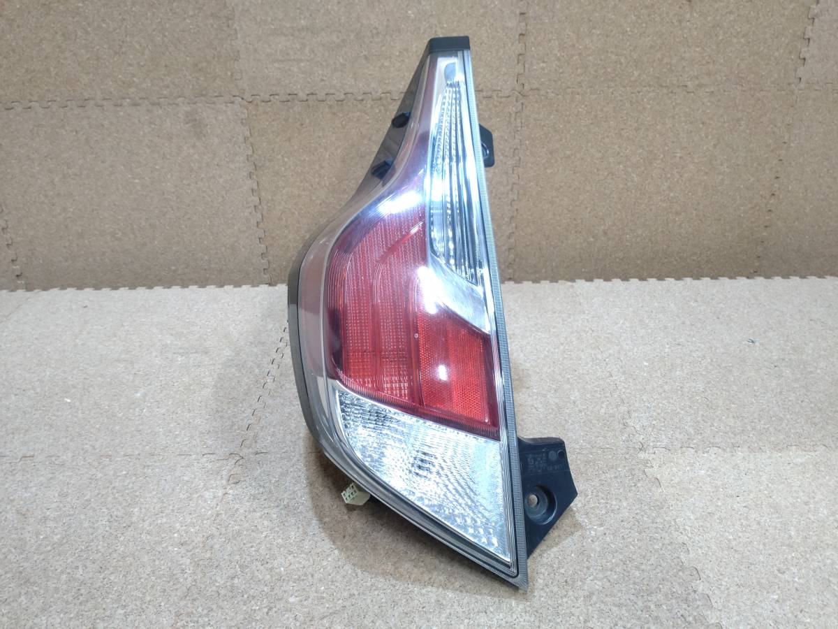 NHP10 アクア トヨタ テールランプ LED 中期 純正 54-1145☆美品☆中期 