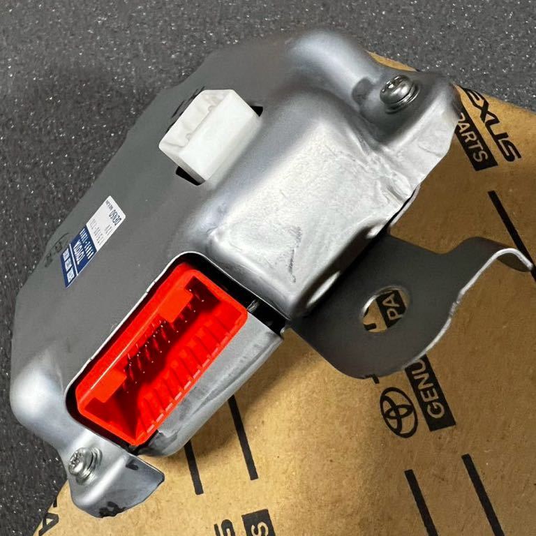 エスクァイア ヴォクシー ノア ハイブリッド ZWR80 トヨタ トヨタ☆80