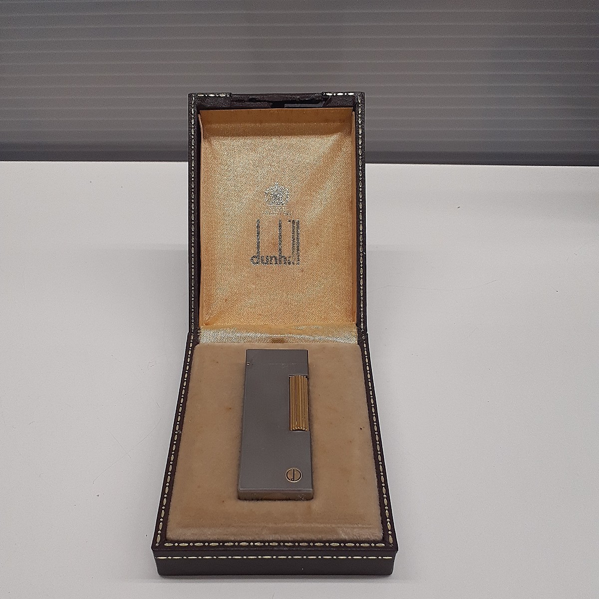 dunhill ダンヒル ガスライター ライター ローラー 喫煙具 シルバー×ゴールド ロゴ ケース付き　zejみ