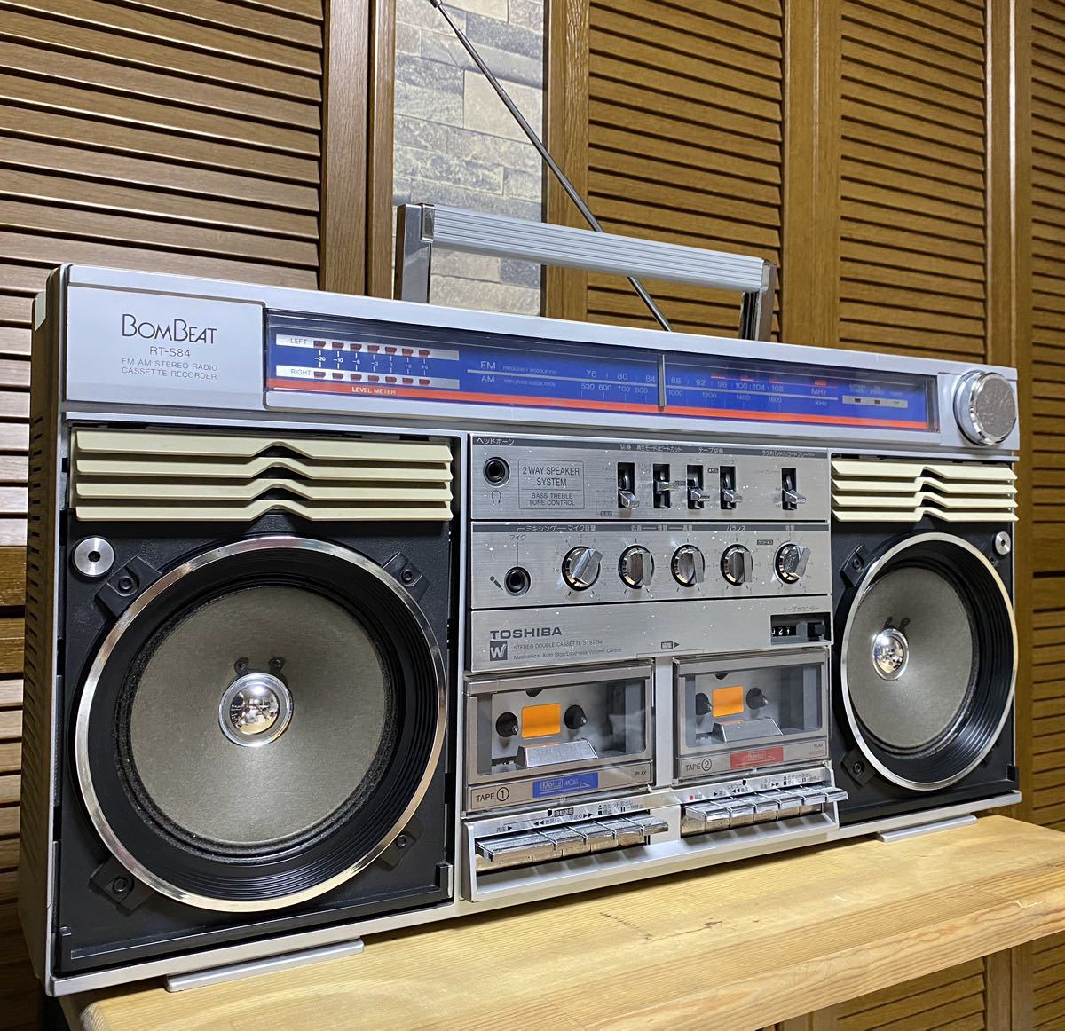 オーディオ機器 昭和レトロ 東芝 BOMBEAT RT-S84 ラジカセ ※ジャンク品