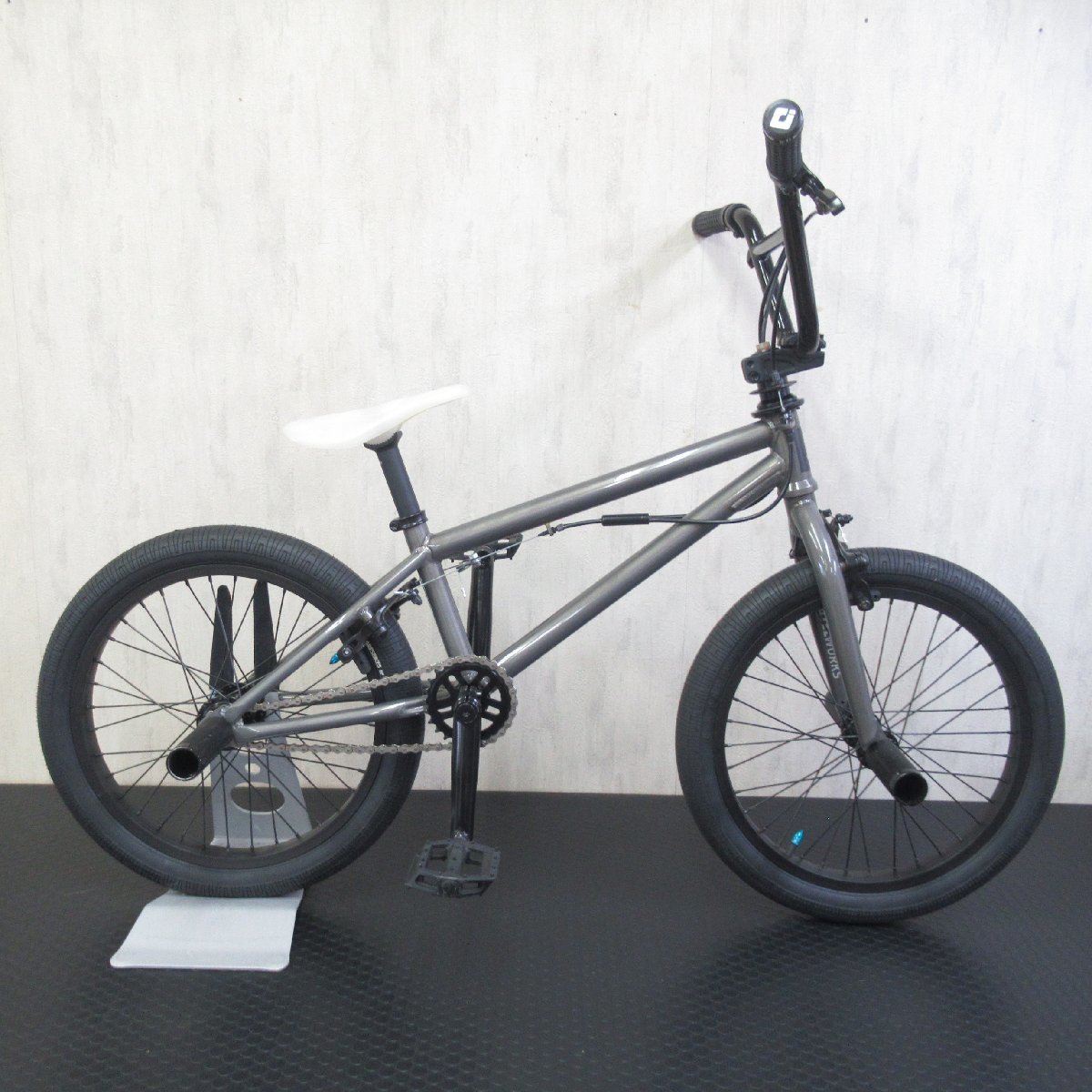 MOTEL WORKS NOR 18インチ BMXバイク【 中古品 】 MOTELWORKS
