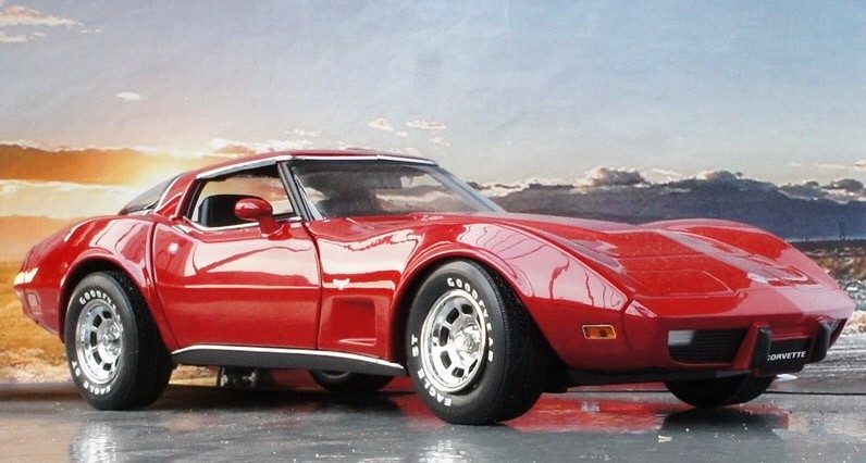 UT 1/18 1978 シボレー コルベット スティングレー C3 3代目 後期型 赤 Chevrolet Chevy Corvette 21073 送料無料