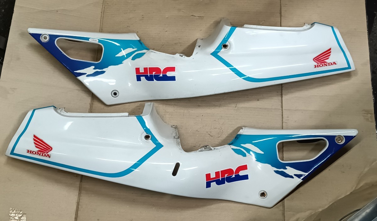 中古 ツメ折れ 割れ無し VFR400R NC30 純正 シートカウル テールカウル