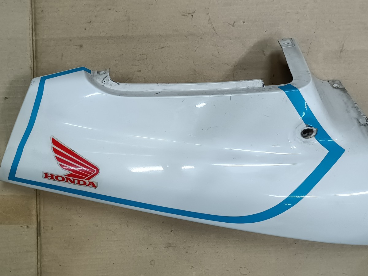 ホンダ VFR400R 純正シートカウル 中古 ツメ折れ 割れ無し VFR400R NC30 純正 シートカウル テールカウル