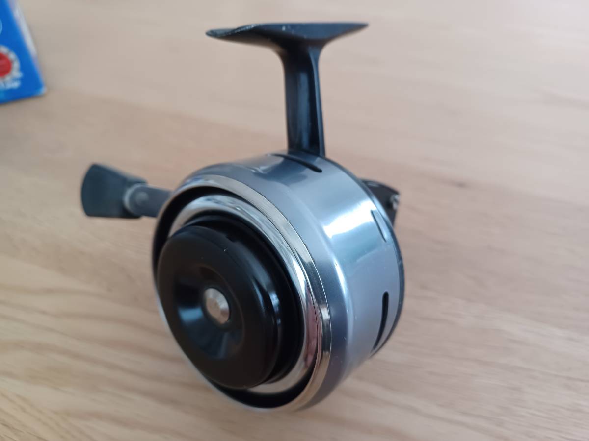 ABU 501 アブ クローズドフェイスリール 中古 釣具 箱傷みあり 同梱OK 1円