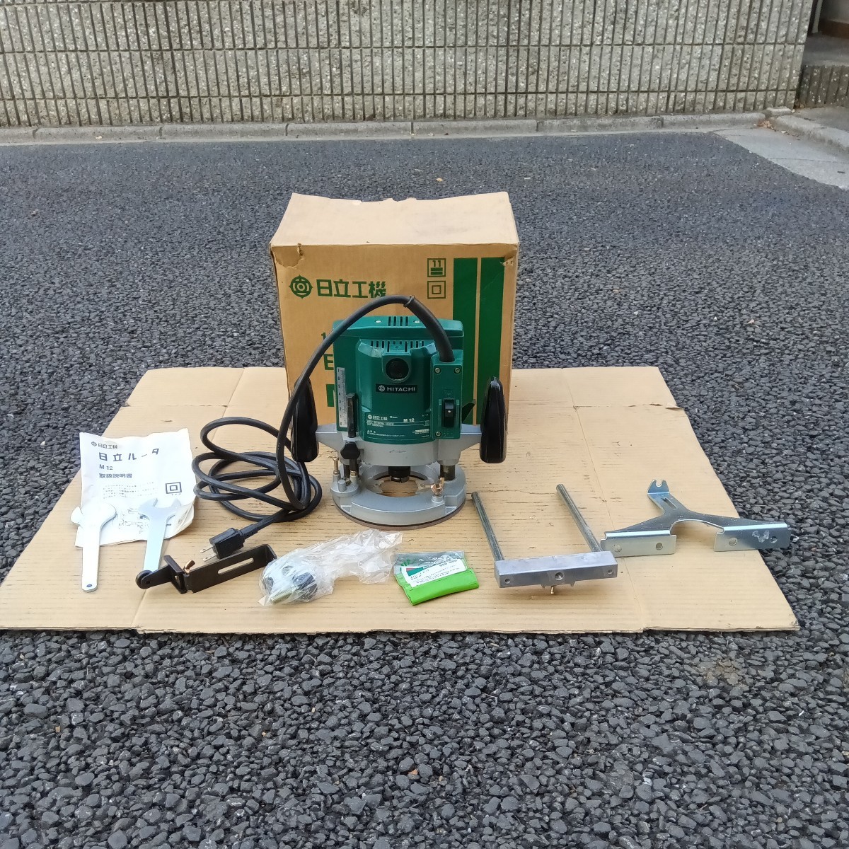 大特価！！！　★即決4900円★　M12　日立　HITACHI　ルーター