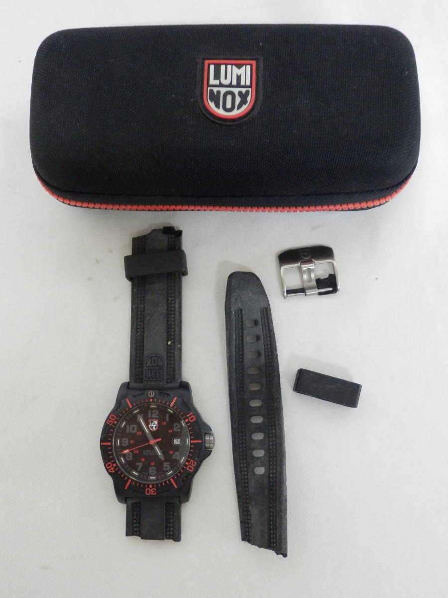 ジャンク】Luminox ルミノックス8800 Series