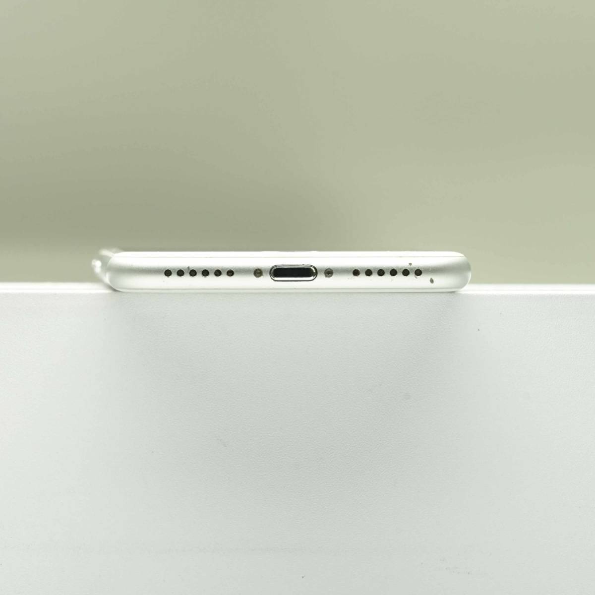 iPhone 8 64GB シルバー SIMフリー 訳あり品 ジャンク 中古本体 スマホ