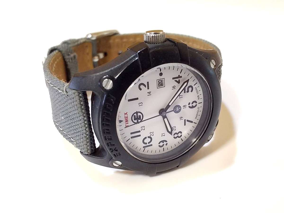 稼働中 TIMEX EXPEDITION INDIGLO Night-Light 957 T2 Quartz Watch 