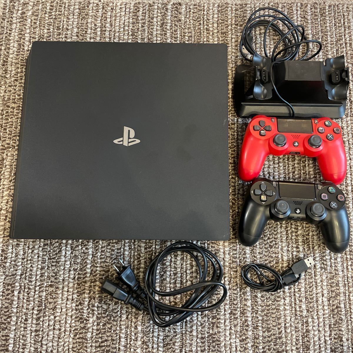 お得セット】PS4 Pro SSD 500GB コントローラー 2個 充電器(PS4本体 