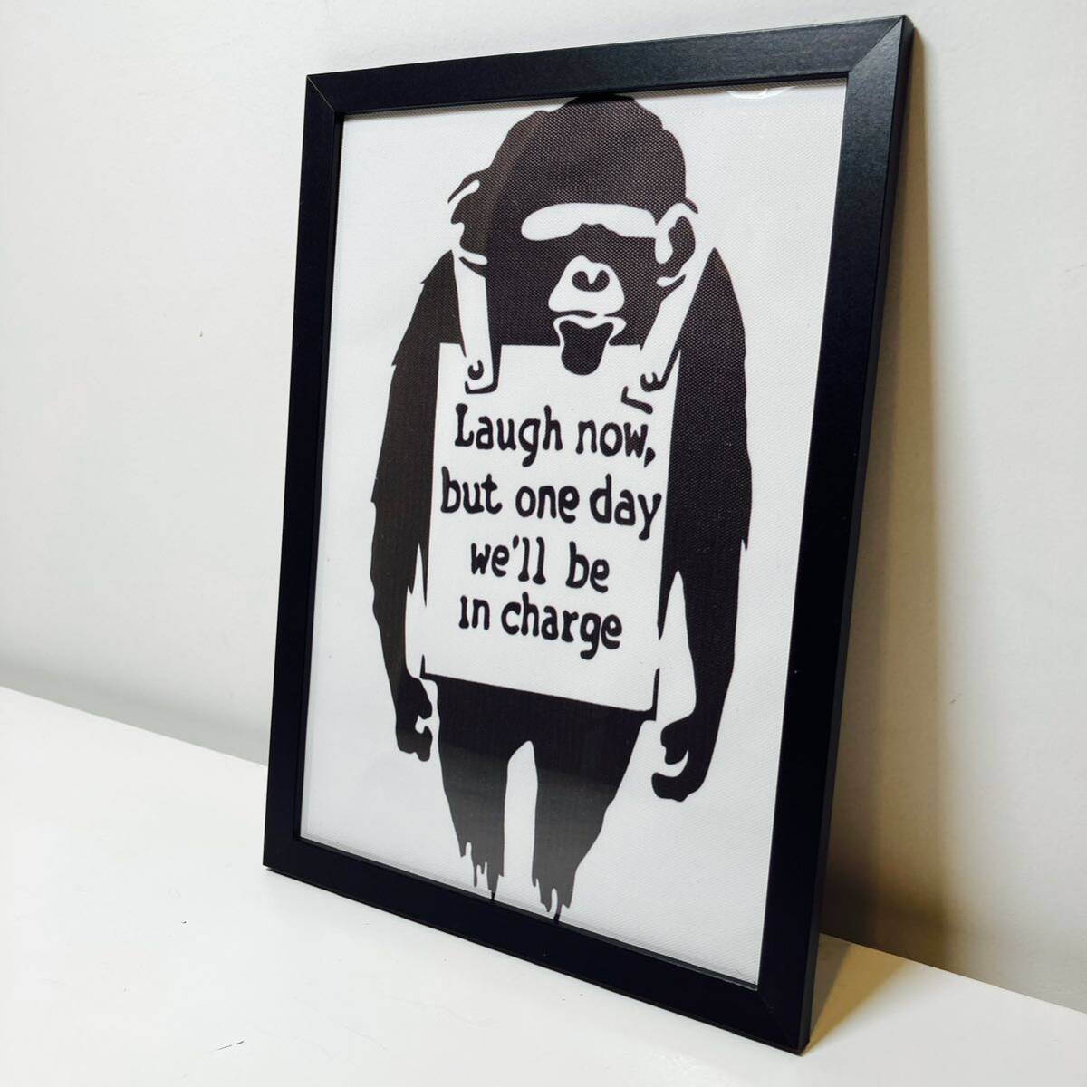 Banksy LAUGHの値段と価格推移は？｜1件の売買データからBanksy LAUGH