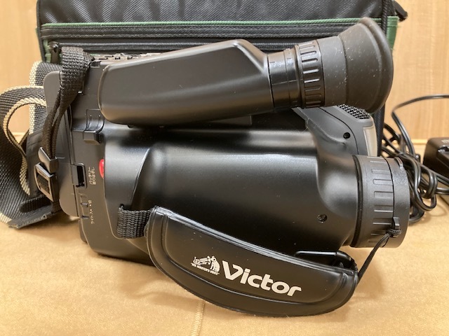 Victor VHS-C ビデオカメラ　GR-AX95 ③ 838* Victor ビクター VIDEO MOVIE ビデオムービー GR-AX55 VHS-C