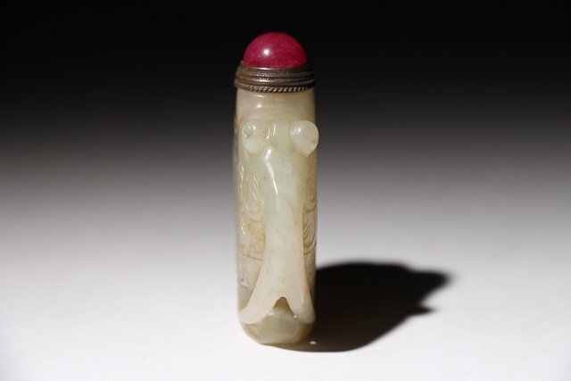 ☆撫子☆和田玉 魚型鼻煙壺 高さ約5.5cm (検)鼻烟壷 小壺 喫煙具 古玉