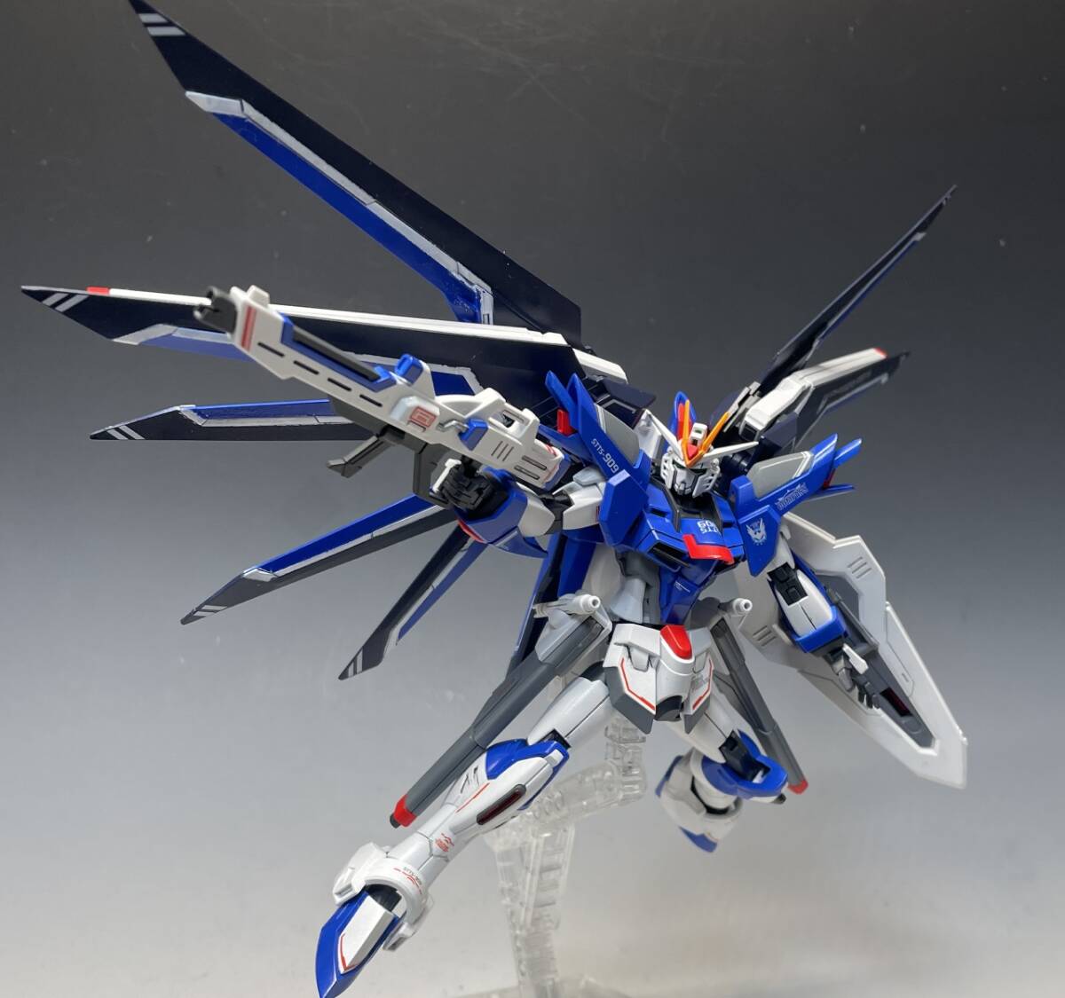 HGCEライジングフリーダムガンダム塗装済み完成品_2