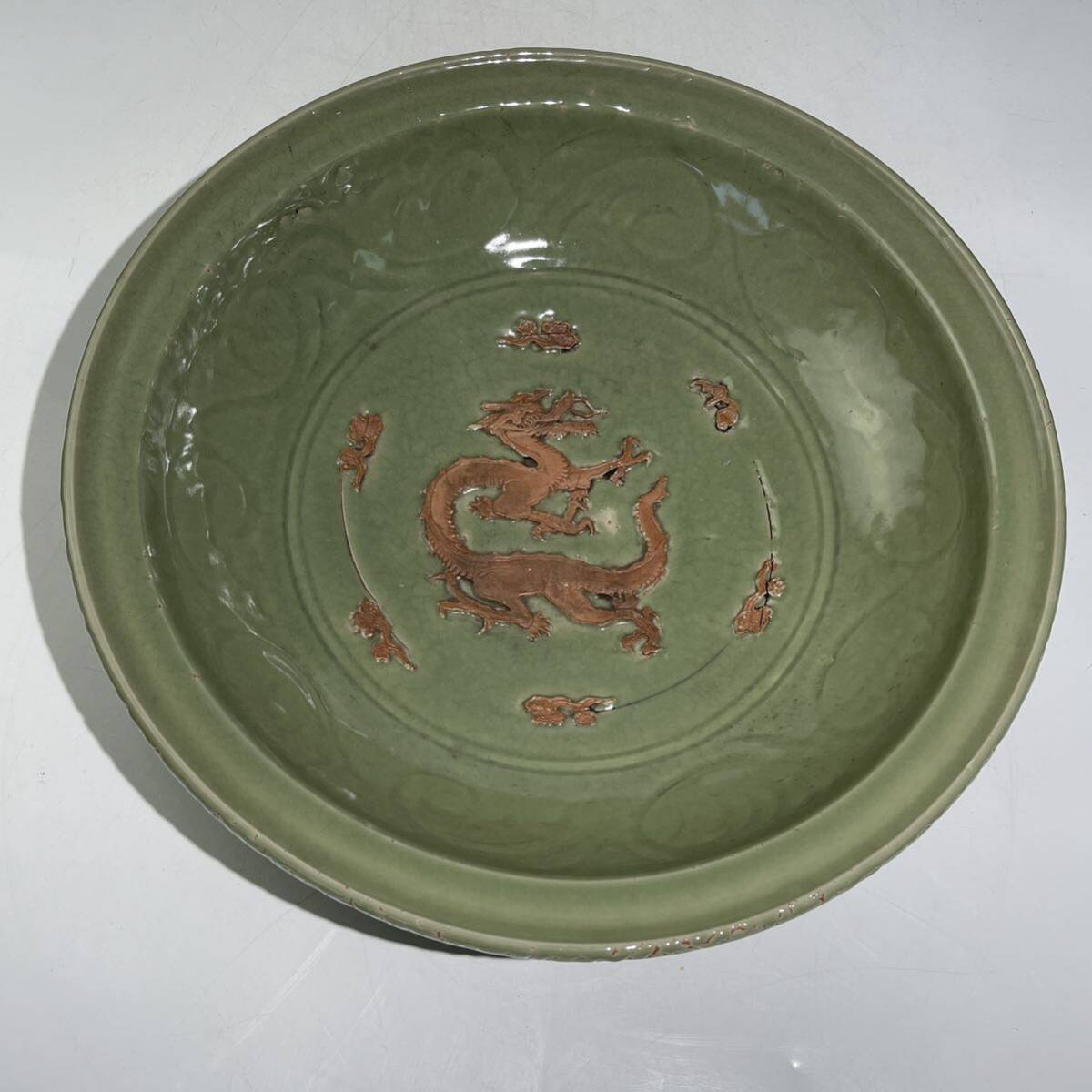 双龍図陽刻青磁鉢 平皿 大皿 箱付 / 時代物 中国美術 青磁 皿 検索