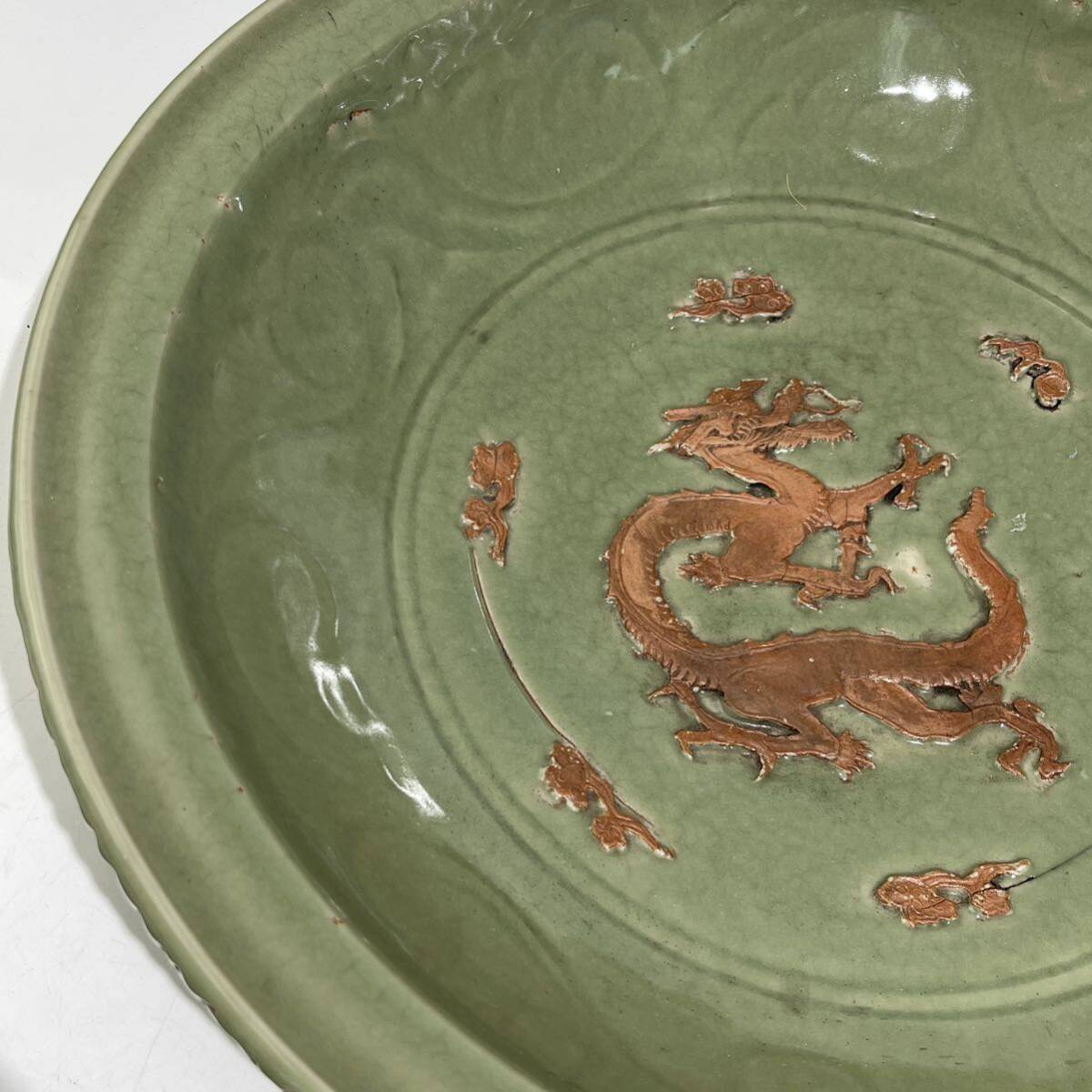 双龍図陽刻青磁鉢 平皿 大皿 箱付 / 時代物 中国美術 青磁 皿 検索