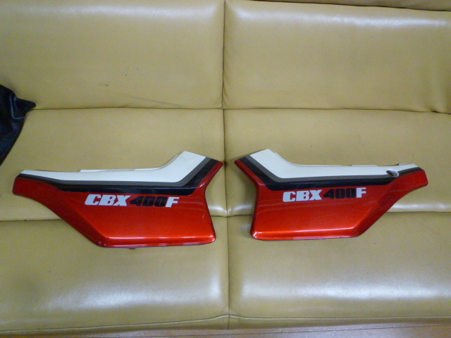 CBX400F2型純正？？！裏に刻印あり CBX400F 2型カラー サイドカバー 
