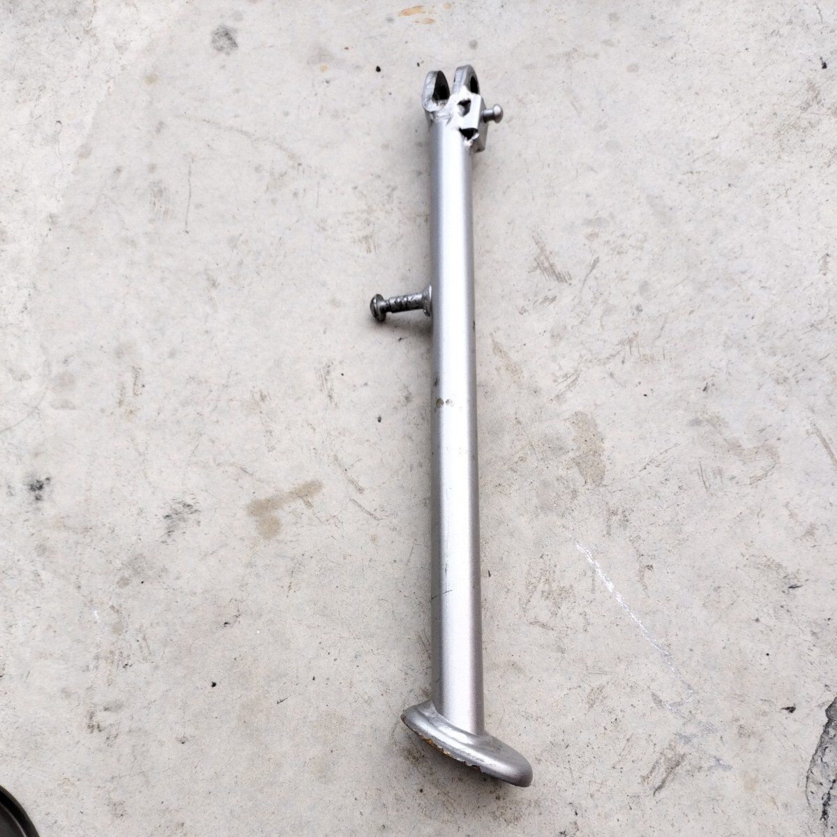 08年式以降のKLX250のサイドスタンド_2