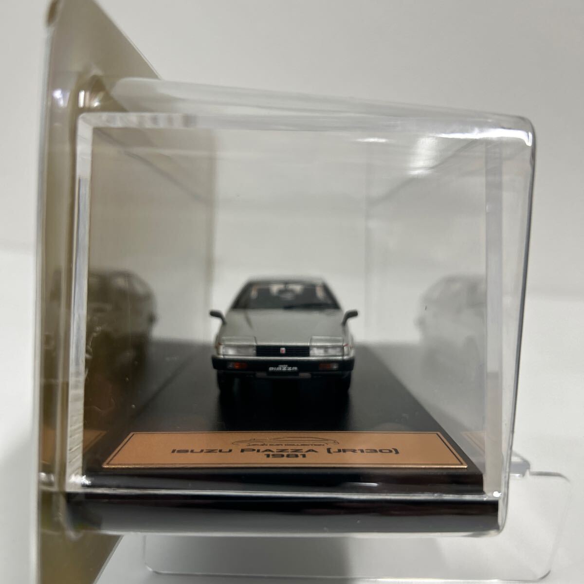 アシェット 国産名車プレミアムコレクション 1/43 #43 ISUZU PIAZZA