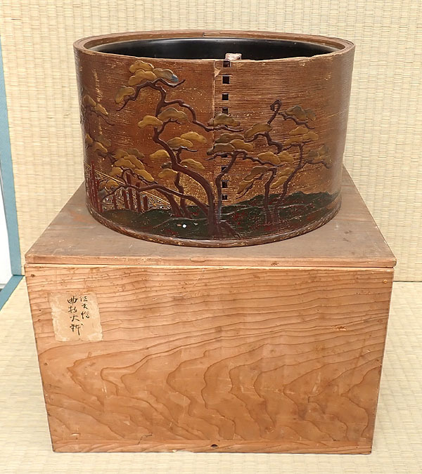 時代【曲げわっぱ火鉢 蒔絵螺鈿細工 松の図 共箱 灰・五徳付 難あり