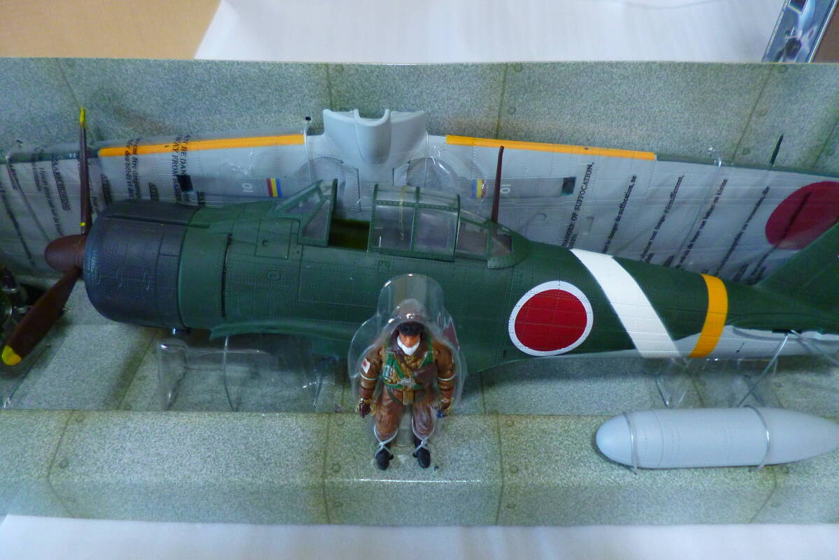 ☆☆☆　訳あり　希少　1/18 スケール 零戦　1/18 Elite Force Zero Fighter BBI WW II with Pilot 1:18 Model "虎 110"　☆☆☆_1