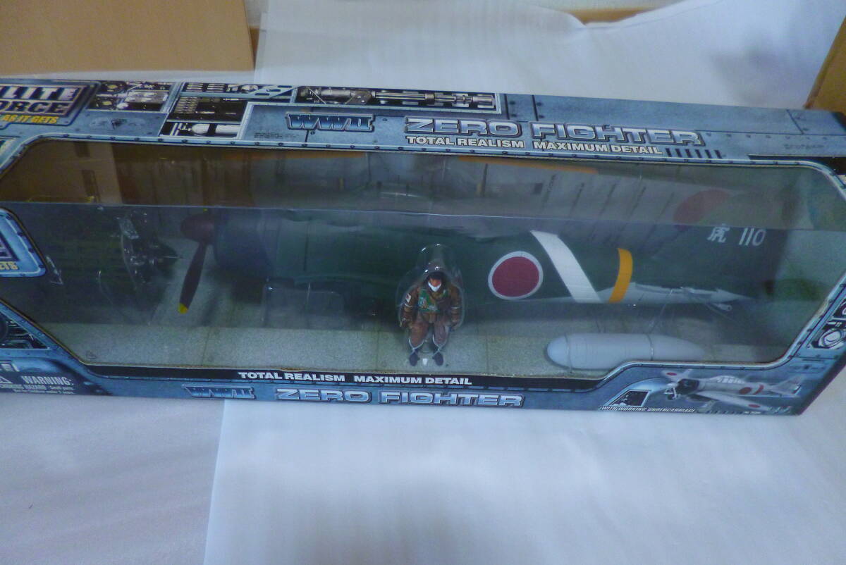 ☆☆☆　訳あり　希少　1/18 スケール 零戦　1/18 Elite Force Zero Fighter BBI WW II with Pilot 1:18 Model "虎 110"　☆☆☆_10