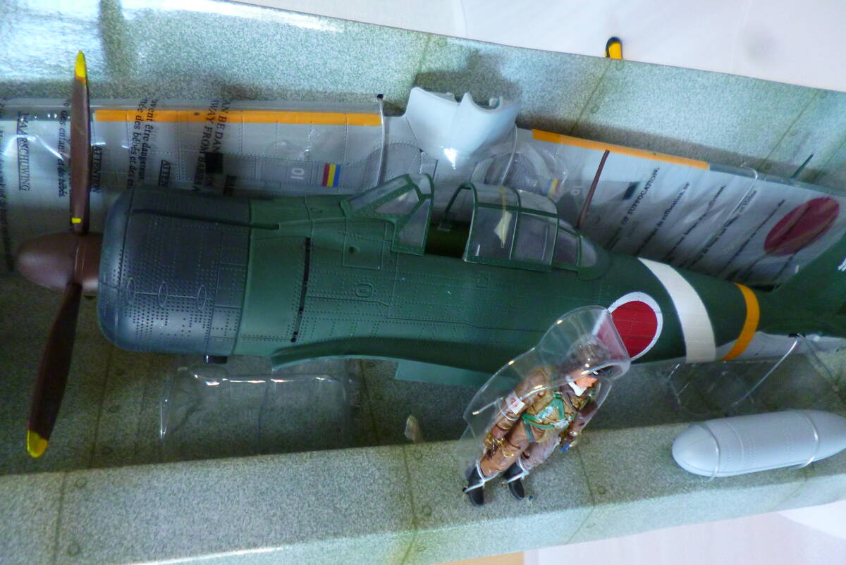 ☆☆☆　訳あり　希少　1/18 スケール 零戦　1/18 Elite Force Zero Fighter BBI WW II with Pilot 1:18 Model "虎 110"　☆☆☆_7