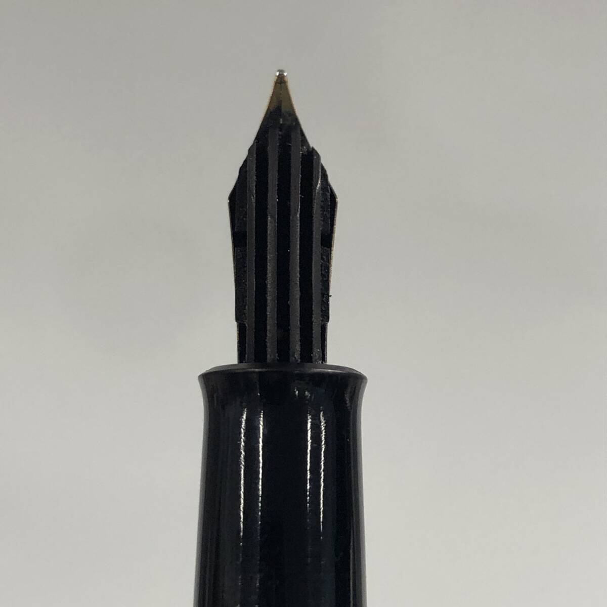 ★E08017/PELIKAN ペリカン/万年筆/140/ペン先 14C 585 F/ブラック×ゴールド_9