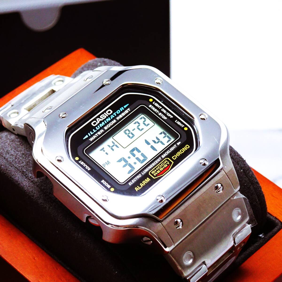G-SHOCK DW-5600 デジタル腕時計 シルバー ステンレススチール 【公式