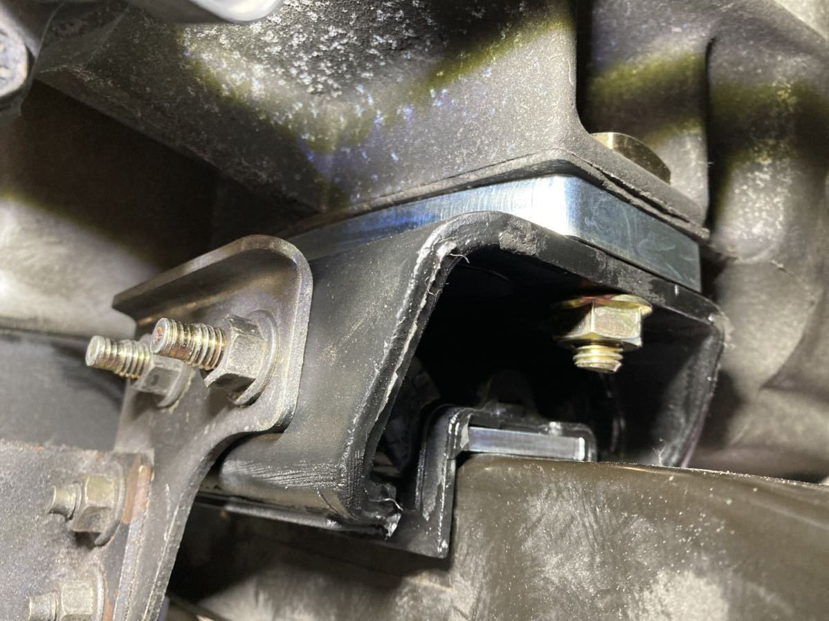 腹下対策に シルビア SR20 5速ミッション用 71C ミッションマウント