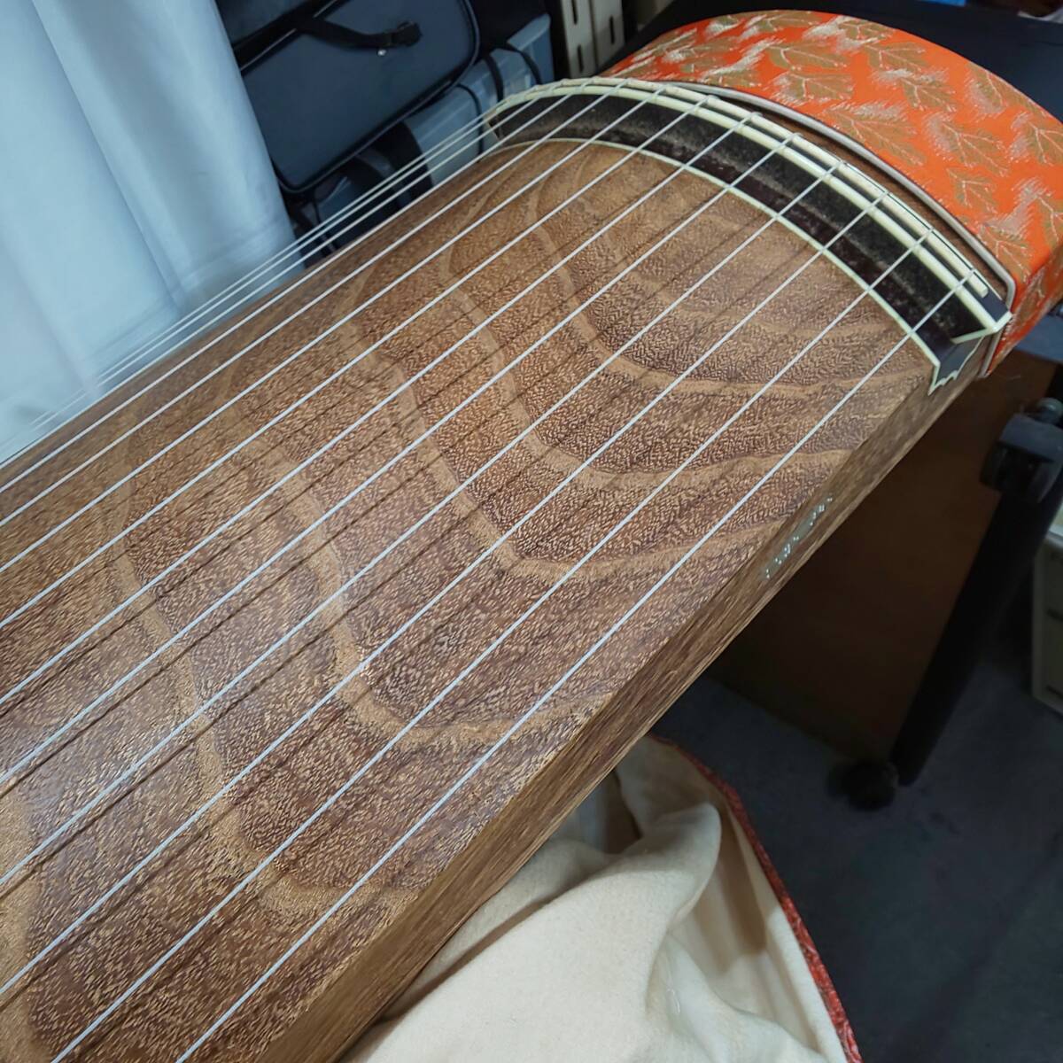 ◎和楽器◎お琴 十三弦 山水蒔絵 口前袋・琴袋付 美品 弦楽器 即発送