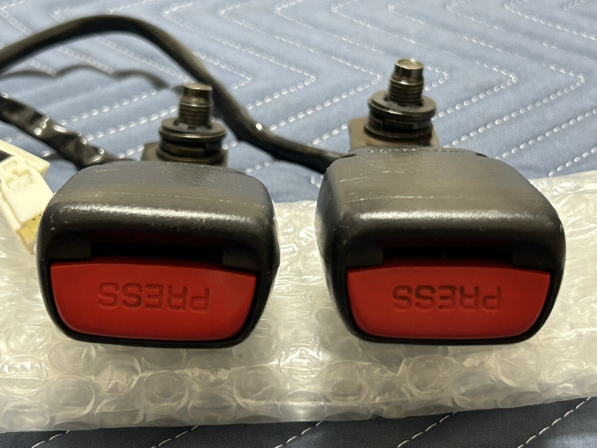 日産 スカイライン GT-R BNR34 R34 純正 シートベルトキャッチ