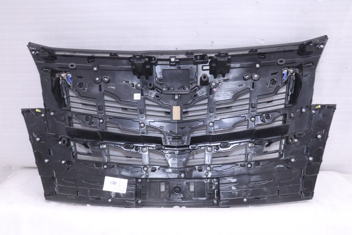 46-1061★美品★後期 AGH30W アルファード タイプゴールド フロントグリル★エアロ系 53101-58360 スモーク★トヨタ 純正 (RO) アルファード AGH30W 30系 型式:3BA-AGH30W｜アルファード(トヨタ)の総合情報 型式:DBA-AGH30W｜アルファード(トヨタ)の総合情報 アルファード（トヨタ）の歴代モデル・グレード別カタログ情報｜中古車