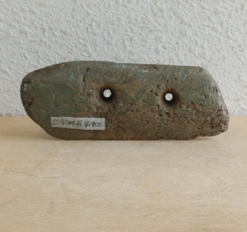 縄文期 飛騨民族考古館旧蔵 ①上宝村在家出土 片刃が尖る 大型 石包丁