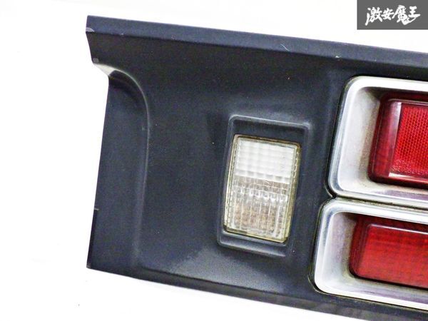 【希少！】 NISSAN 日産 純正 S30 フェアレディZ テールライト ランプ レンズ IKI 4098 即納 在庫有 棚 フェアレディZ 純正 テールライト 0 Z やや傷