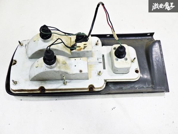 【希少！】 NISSAN 日産 純正 S30 フェアレディZ テールライト ランプ レンズ IKI 4098 即納 在庫有 棚 フェアレディZ 純正 テールライト 0 Z やや傷