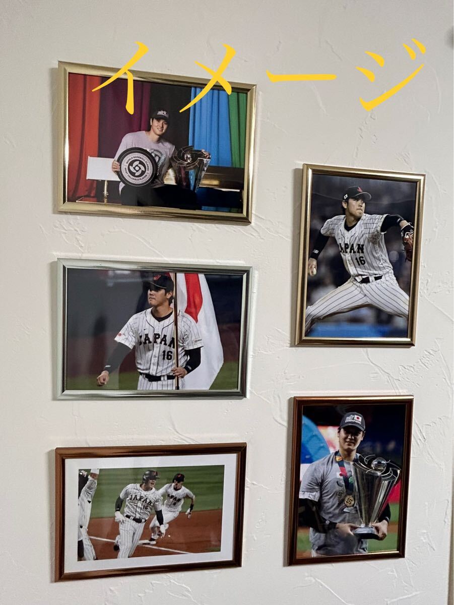 大谷翔平　A4写真　デコピン　真美子夫人　3ショット　フレームカラー銀色　他にも多数出品してますので是非ご覧下さい_3