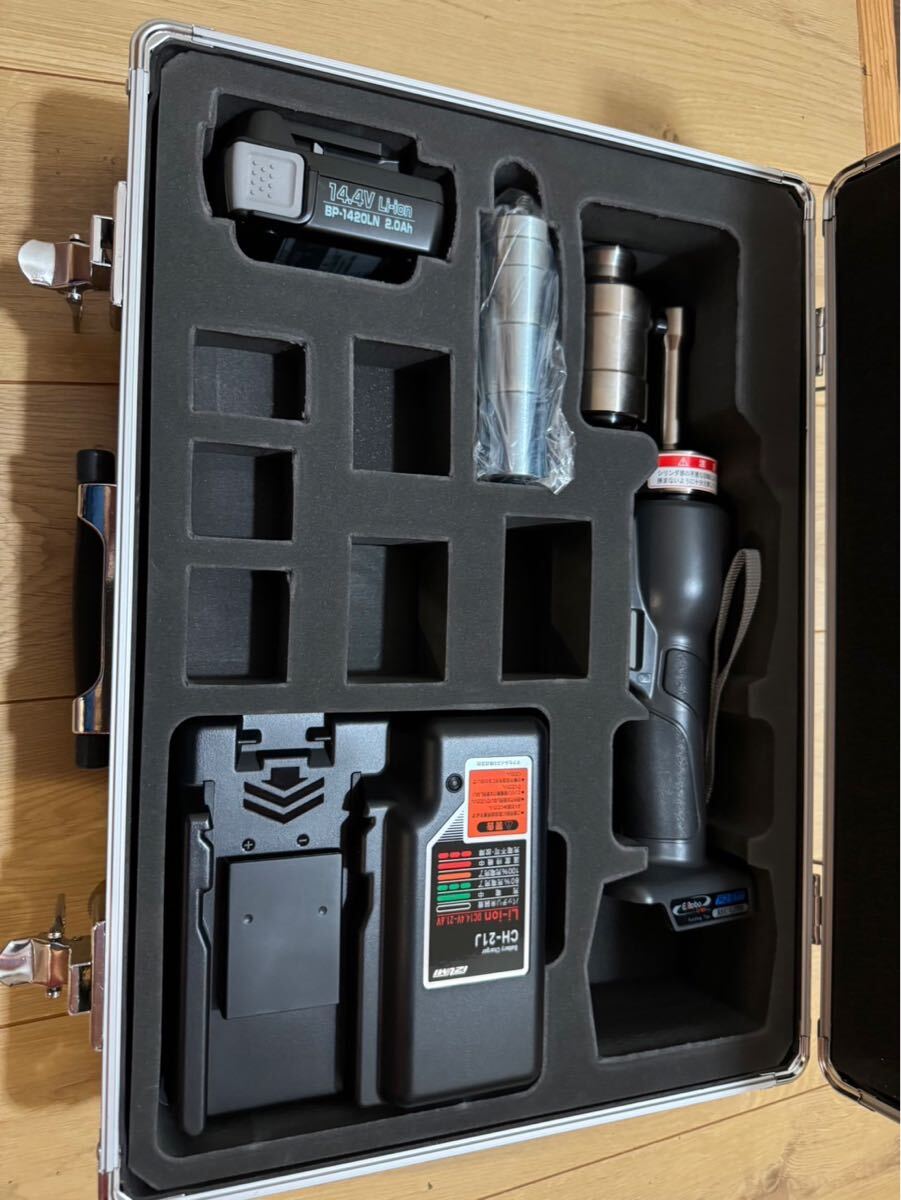 ★美品★未使用品★マクセルイズミ充電油圧式ノックアウトパンチ　REC-Li7PD_1