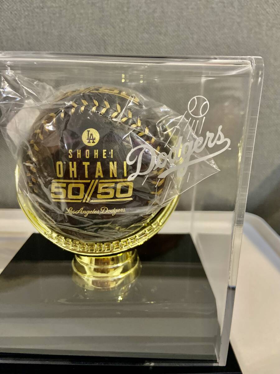 大谷翔平 ドジャースロゴ入り ゴールドグローブ ディスプレイ 大谷翔平 ドジャースロゴ入り ゴールドグローブ ディスプレイ