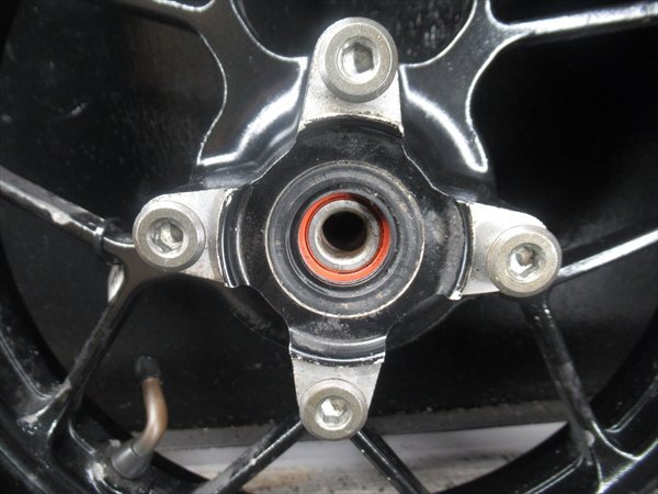 C2R6-1030 ホンダ グロム フロントホイール タイヤ 【JC61-100～ 前期 動画有】 C2R6-1030 HONDA グロム HONDA(ホンダ) 純正フロントホイール boxの中古品・新品