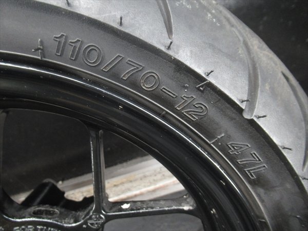 C2R6-1030 ホンダ グロム フロントホイール タイヤ 【JC61-100～ 前期 動画有】 C2R6-1030 HONDA グロム HONDA(ホンダ) 純正フロントホイール boxの中古品・新品
