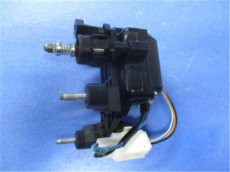 マツダ 純正 ボンゴ 《 SLP2V 》 右ヘッドライト S0N8-51-210B P70200-24003311 マツダ ボンゴ 純正 ランクル 0 ヘッド