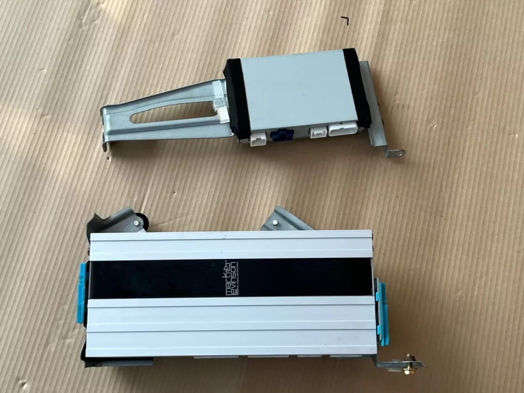 Toyota UCF30 UCF31 86280-0w040 マークレビンソン アンプ UCF31 UCF30 LS430 ☆UCF30 BE 動作未確認