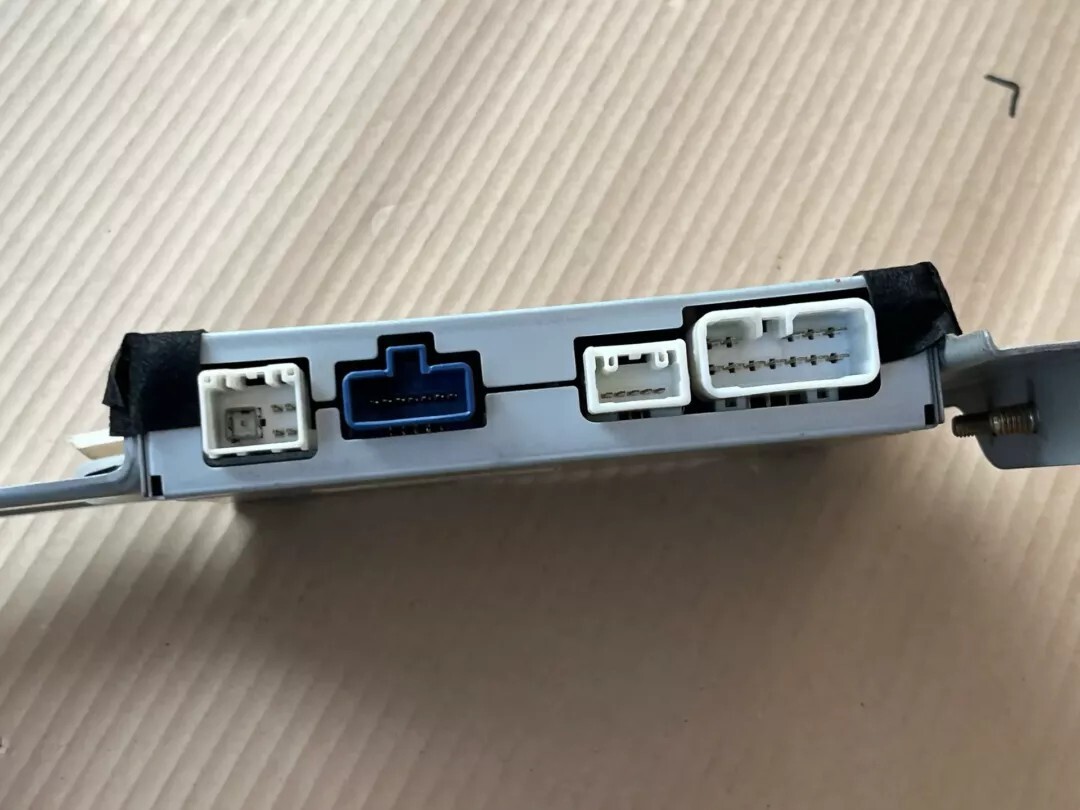 Toyota UCF30 UCF31 86280-0w040 マークレビンソン アンプ UCF31 UCF30 LS430 ☆UCF30 BE 動作未確認