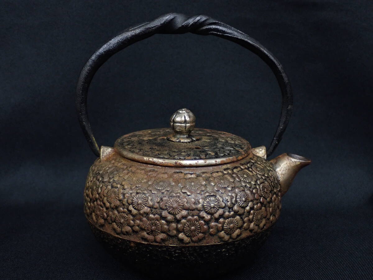 南部鉄瓶 本場盛岡 清茂作 砂鉄急須瓶 桜尽紋 南部鉄器 清茂 桜文 砂鉄 