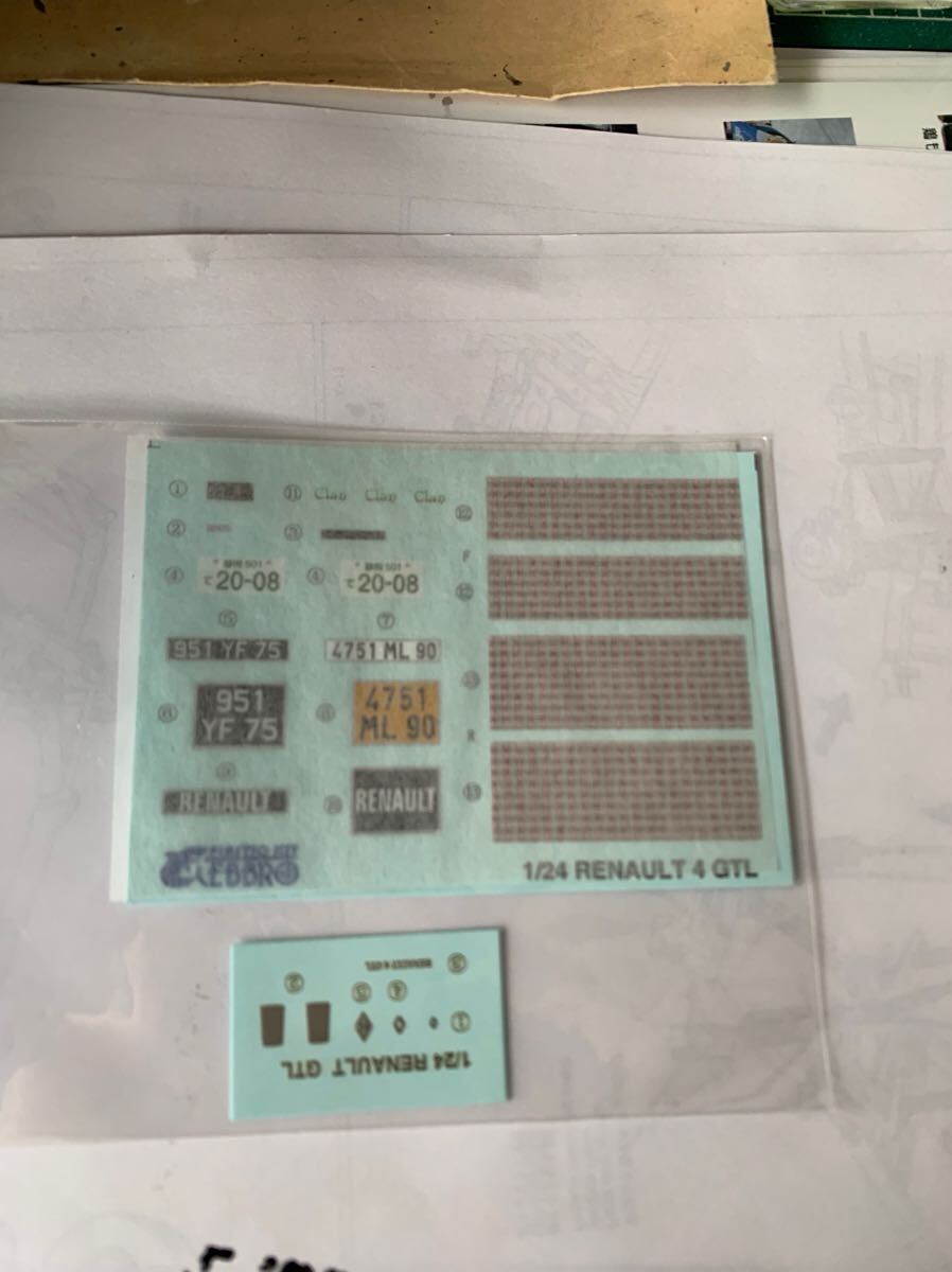 1&frasl;24 ルノー プラモデル 未組立！EBBRO @60(12) ルノーサービス エブロ　ルノー4GTL 1/24 未組立