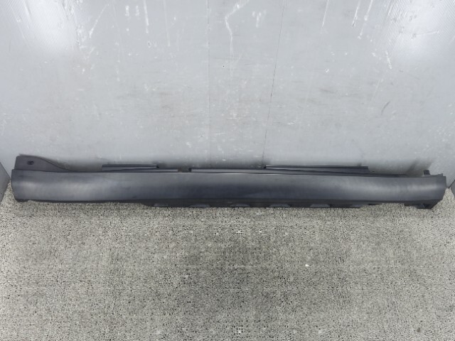 8525　ＢＭＷ ミニ クロスオーバー R60　ZA16　フロントバンパー　フォグ/グリル付　B15　（JK5-2）　 R60 ミニ ZA16 ＭＩＮＩ（ＭＩＮＩ）の価格 クーパー クロスオーバー（R60）試乗評価高い実用性と薄まっ